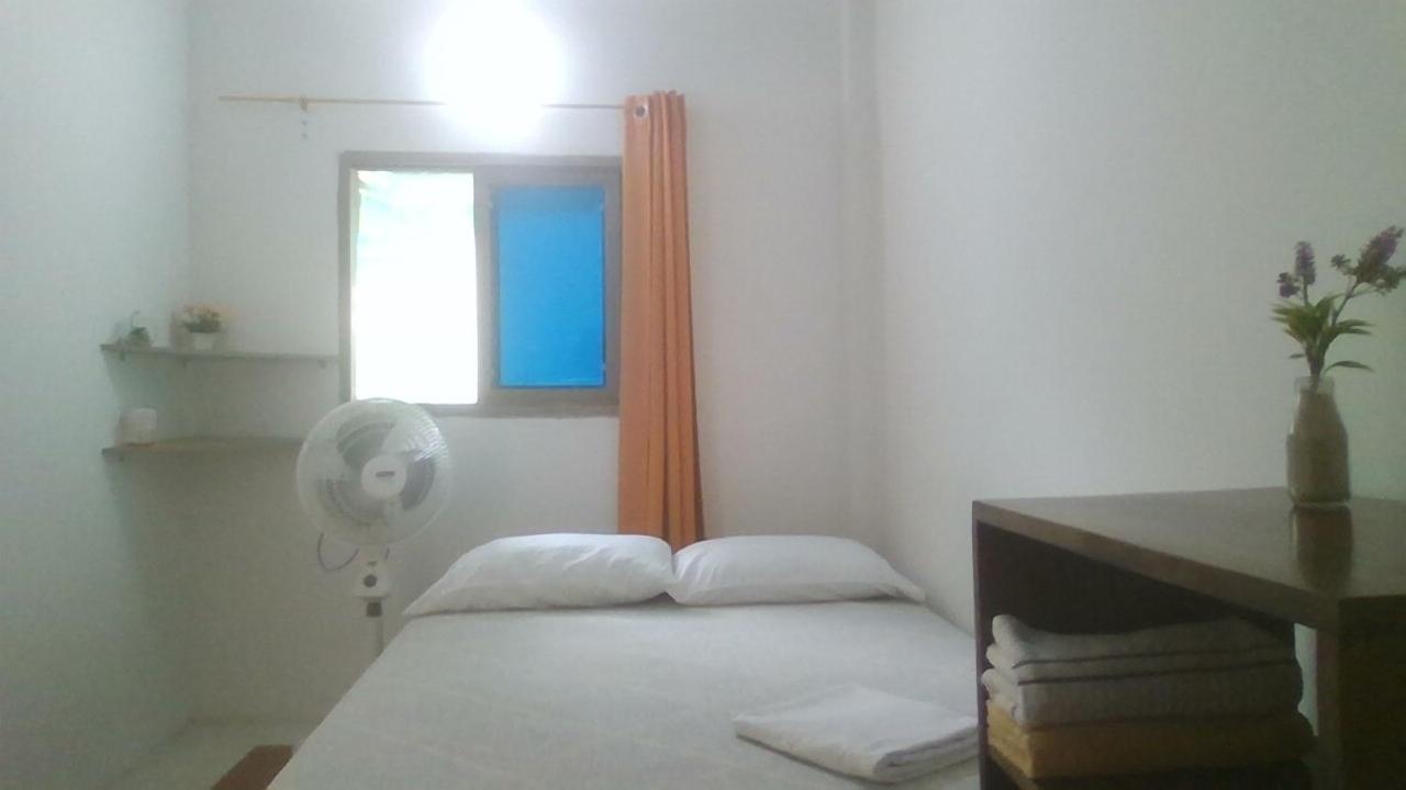 Hostal Paloma Cafe パロミノ 部屋 写真